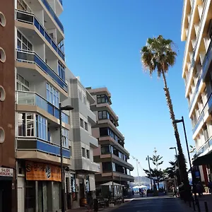 https://ocean-breeze-house.in-canary-islands.com